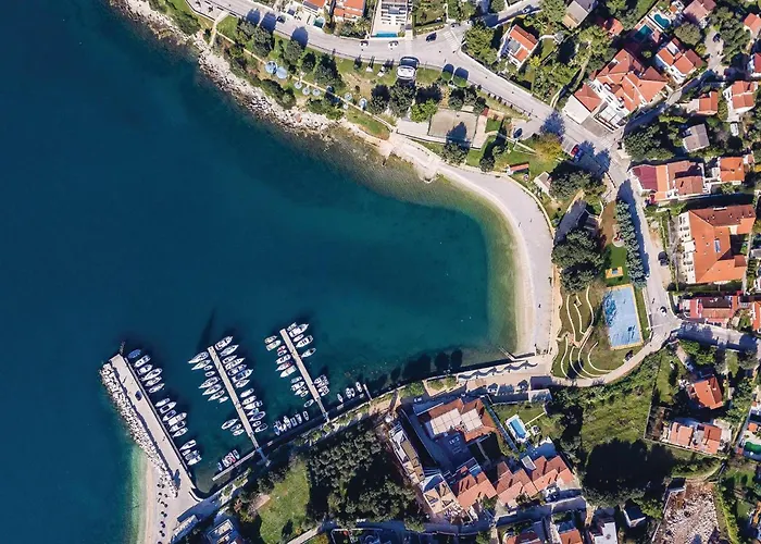 Appartamento Beautiful In With Wifi Pola