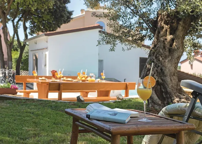 Appartamento Beautiful In With Wifi Pola